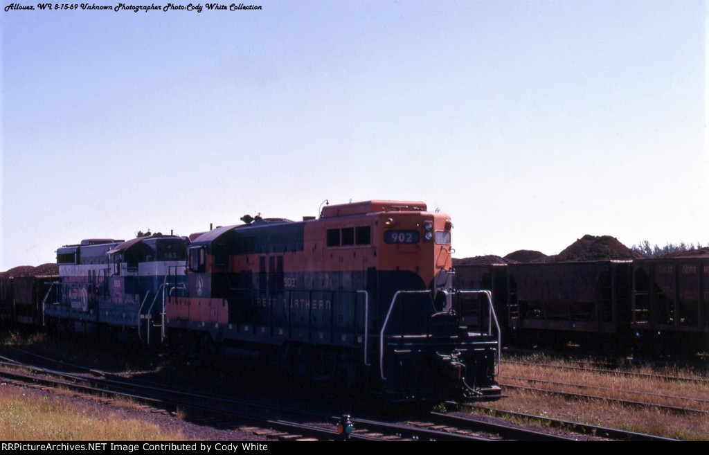 Great Northern GP9m 902